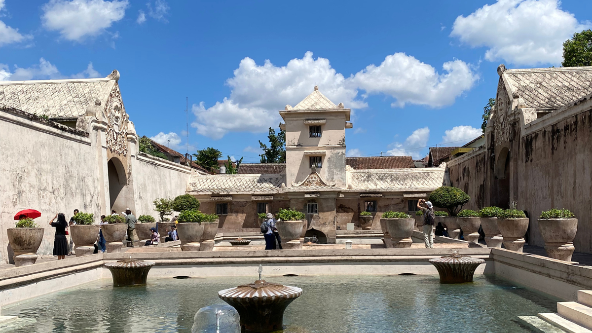 6D5N Jakarta & Yogyakarta Tour Package from Kuching | Discover Java's Cultural Heritage