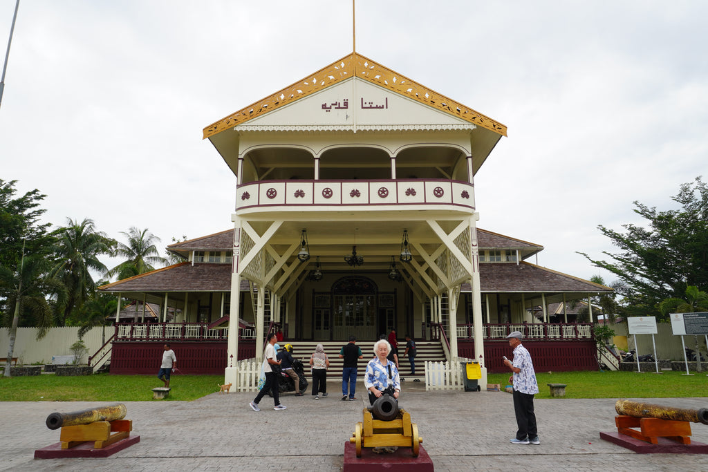 4D3N Pontianak & Singkawang Tour Package from Kuching | Indonesia Border Adventure