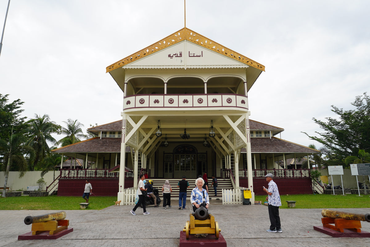 4D3N Pontianak & Singkawang Tour Package from Kuching | Indonesia Border Adventure